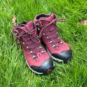 Oboz Bridger Mid Women's Waterproof Hiking Boot Rio Red size 7